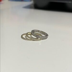 Elegant Silver and Gold Toned Ring Set - approx size 5